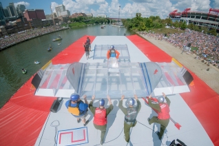 Team Ground Control perform their routin at Red Bull Flugtag in Nashville, TN, USA, on 23 September, 2017 // Chris Garrison/Red Bull Content Pool // P-20170924-00838 // Usage for editorial use only // Please go to www.redbullcontentpool.com for further information. //
